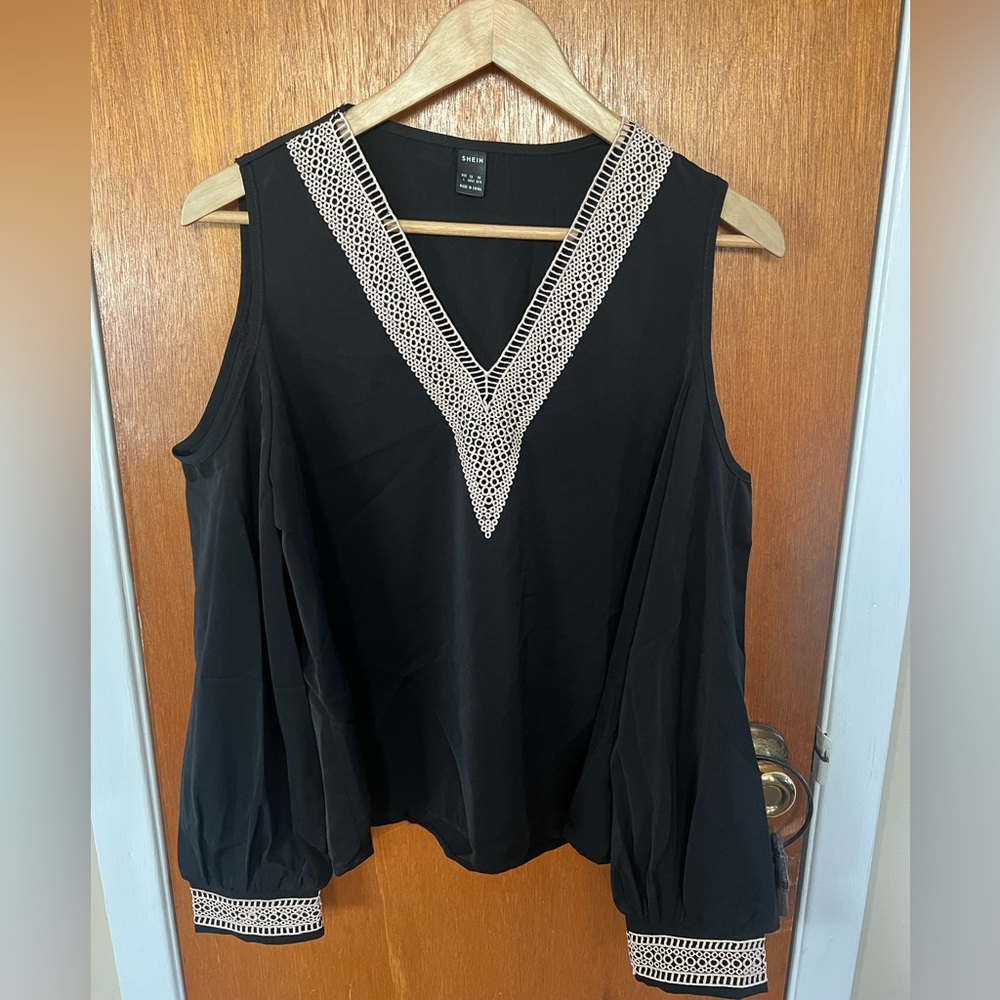 Clothes - Picture 3 of 7